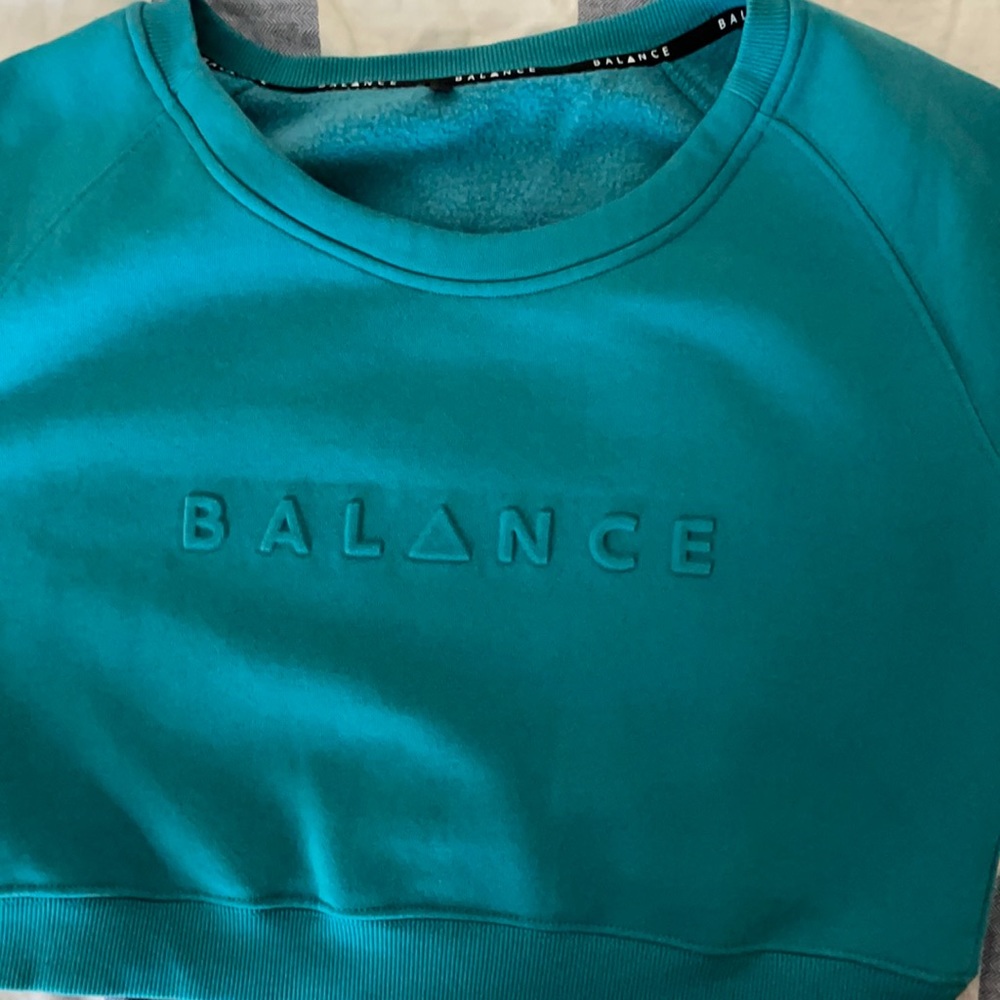 Balance Athletica Essence Crew- Medium